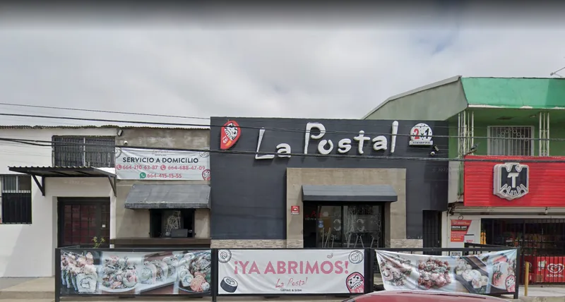Fachada de la sucursal Campestre Murua de La Postal Teriyaki & Sushi en Tijuana
