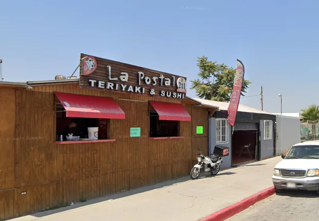 Fachada de la sucursal Clinica 1 de La Postal Teriyaki & Sushi en Tijuana