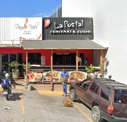 Fachada de la sucursal Colina Azul de La Postal Teriyaki & Sushi en Tijuana