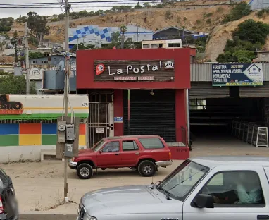 Fachada de la sucursal Flamingos de La Postal Teriyaki & Sushi en Tijuana