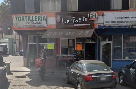 Fachada de la sucursal Huertas de La Postal Teriyaki & Sushi en Tijuana