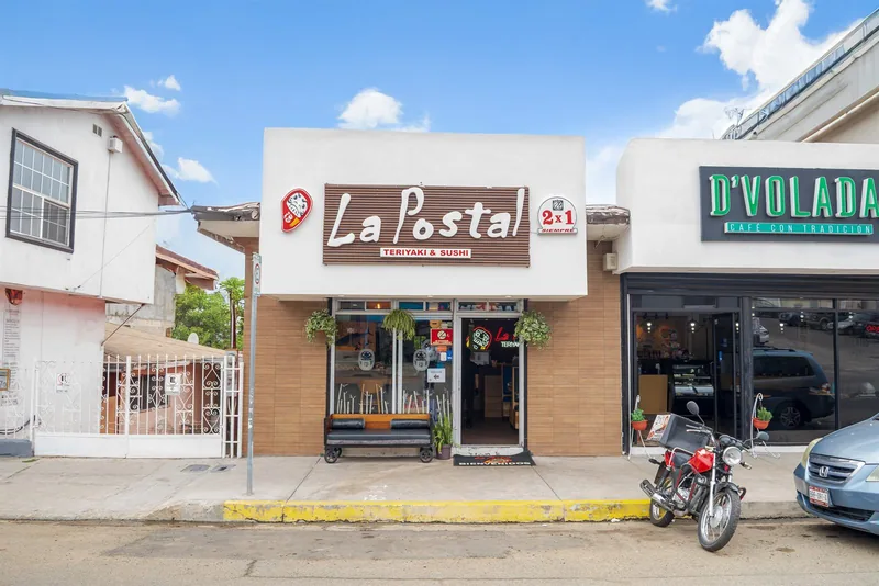 Fachada de la sucursal Independencia de La Postal Teriyaki & Sushi en Tijuana