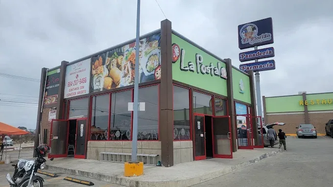 Fachada de la sucursal Jibarito de La Postal Teriyaki & Sushi en Tijuana