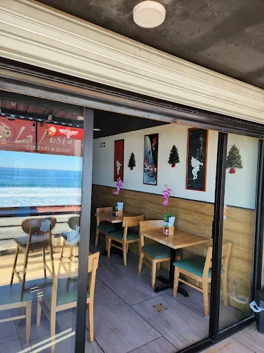 Fachada de la sucursal Malecon II de La Postal Teriyaki & Sushi en Tijuana