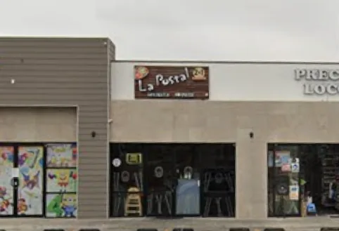 Fachada de la sucursal Natura de La Postal Teriyaki & Sushi en Tijuana