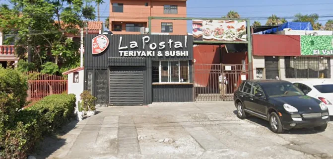 Fachada de la sucursal Playas II de La Postal Teriyaki & Sushi en Tijuana