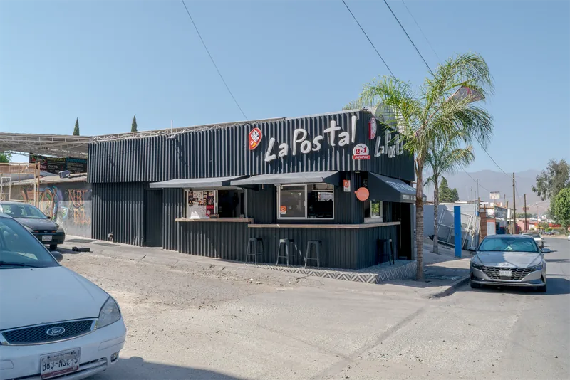 Fachada de la sucursal Villa Fontana de La Postal Teriyaki & Sushi en Tijuana